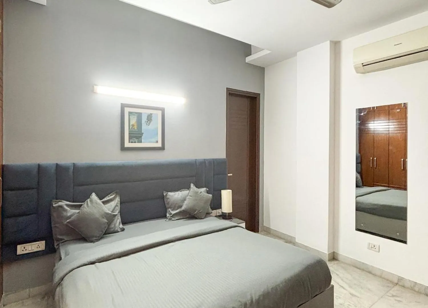 Hotel Housr 2 Bhk Apartment Sector 39 Gurgaon India